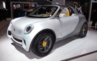 La microcamionnette Smart for-us a mis un peu de plaisir dans la f&ecirc;te