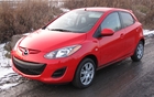 Mazda2. C'est le rouge Ferrari qui enflamme Gilles!