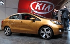 La berline Kia Rio au Salon de Toronto