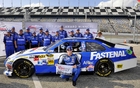 Carl Edwards partira en pole position des 500 milles de Daytona.