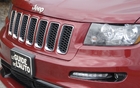 The front grille in the body colour with black inserts is exclusive to the SRT8