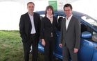 John Arnone, Directeur des relations publiques de Mitsubishi Canada, Sophie Des Marais, des relations publiques pour le Qu&eacute;bec et Patrick Renaud, Directeur r&eacute;gional des ventes