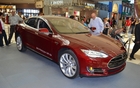 Les amateurs pourront contempler la Tesla S tout au long de la semaine alors qu&rsquo;un prototype Beta (2i&egrave;me version) est expos&eacute; au Carrefour Laval