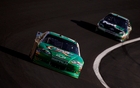 La plus longue course de la saison NASCAR avait lieu à Charlotte. La victoire est revenue au pilote du Hendrick Motorsports, Kasey Kahne.