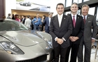 Nous retrouvons sur la photo, de gauche à droite, messieurs Gad Bitton, président de Holand Automotive Group, Bart Schuster, directeur régional de l'Est du Canada, Fisker, et Norman Hébert, président et directeur général de Groupe Park Avenue