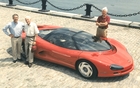 Chevrolet Corvette Indy Concept 1986. Dévoilée au Salon de Détroit en janvier 1986, ce concept  possédait un V8 double turbo de 2,6 litres développé par Lotus. Une version "route" était doté d'un V8 5,7 litres, d'un rouage intégral, quatre roues directrices, suspension active, etc...