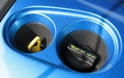 The oil tank drain plug and dipstick are easily accessible from the top of the engine. These two parts are rarely located so close together, but it’s obviously quite practical this way. 