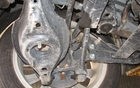  The CX-5’s rear multi-link suspension is anchored in several places. Unlike a torsion beam suspension, the assembly is complex and requires more maintenance – plus, replacement costs are higher, too.  