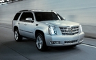 3 Cadillac Escalade ESV/GMC Yukon Denali XL – 23,6 L/100 km: deux mastodontes de grand luxe fin prêts à vous faire découvrir l’Amérique.
