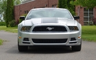 The front grille differs depending on the trim level.