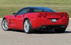 The lateral air vents are exclusive to the ZR1 and its thin rear spoiler spans now spans its entire width.