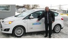 "Robert Lalonde, vide-président Discount aux côtés d'une des nouvelles Ford C-MAX.