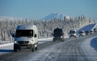 "L'expédition a donné l'opportunité à  des journalistes automobiles de partout à  travers le Canada et les États-Unis de conduire les fourgons Sprinter de Mercedes-Benz dans certains des endroits les plus pittoresques du continent tout en mettant les véhicules à l'essai dans certaines des conditions climatiques les plus rudes de la planète.