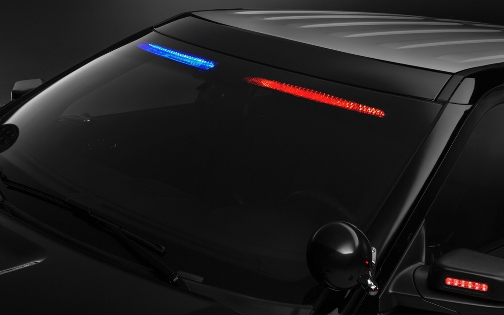 Gyrophares intégrés pour les Ford Police Interceptor Utility Guide Auto