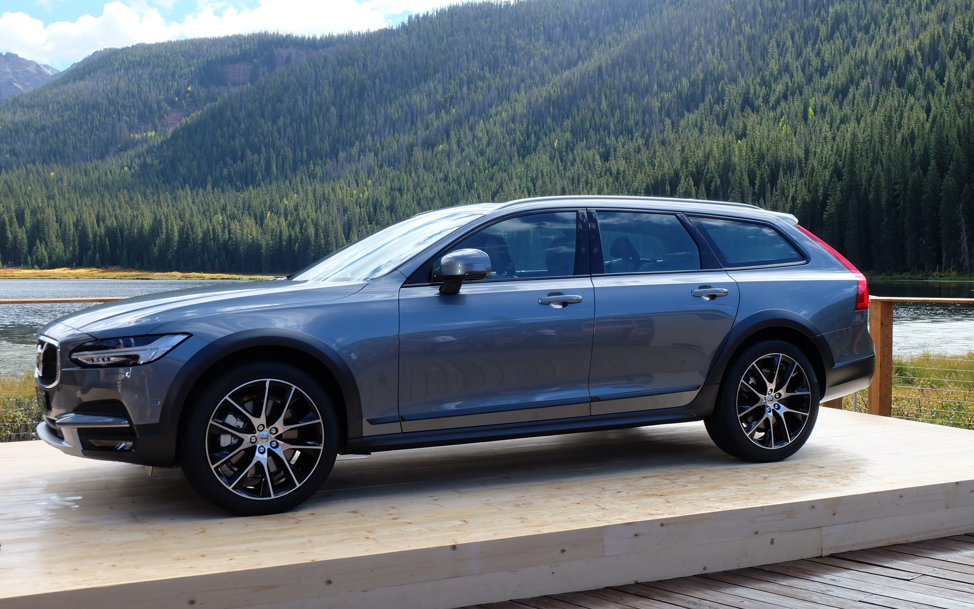 17 Volvo V90 Cross Country Taller Still As Seductive The Car Guide