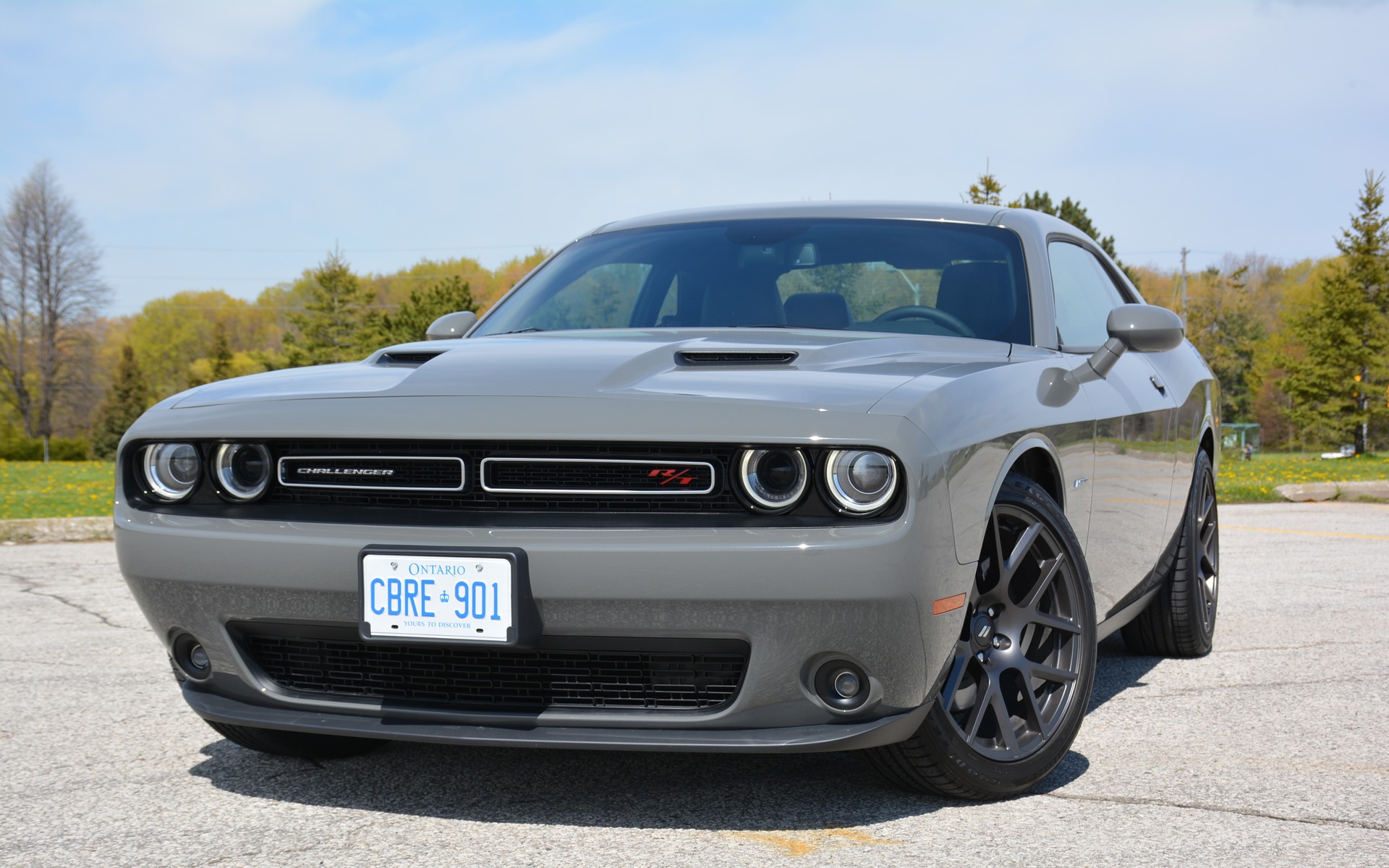 17 Dodge Challenger R T Keeping It Old School The Car Guide