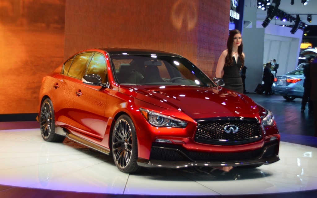 Infiniti Q50 Eau Rouge Concept - Picture Gallery, photo 5/8 - The Car Guide