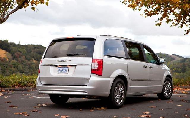 Chrysler Town Country 2013 Essais Actualite Galeries Photos Et Videos Guide Auto