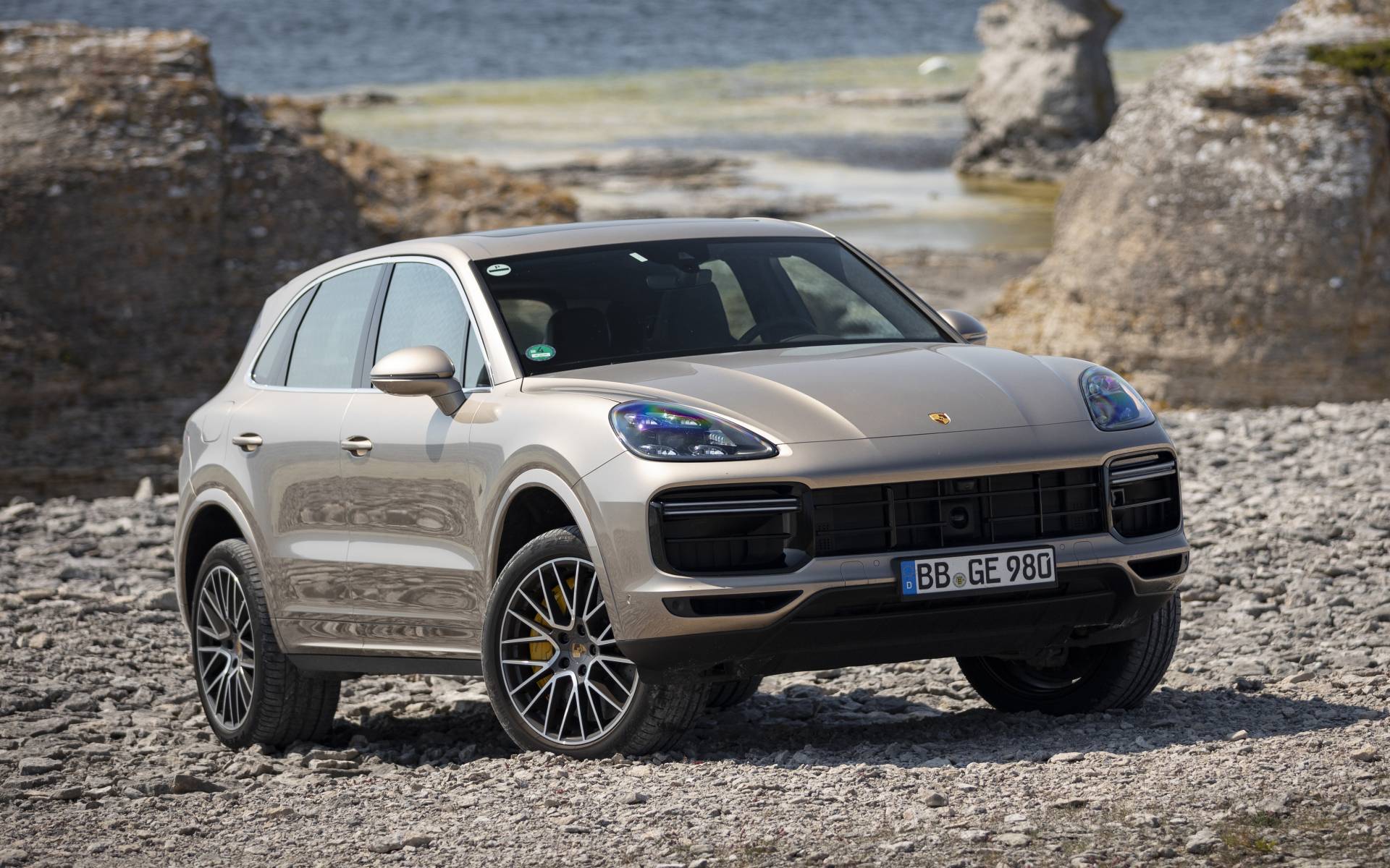 2020 Porsche Cayenne photos 1/1 The Car Guide